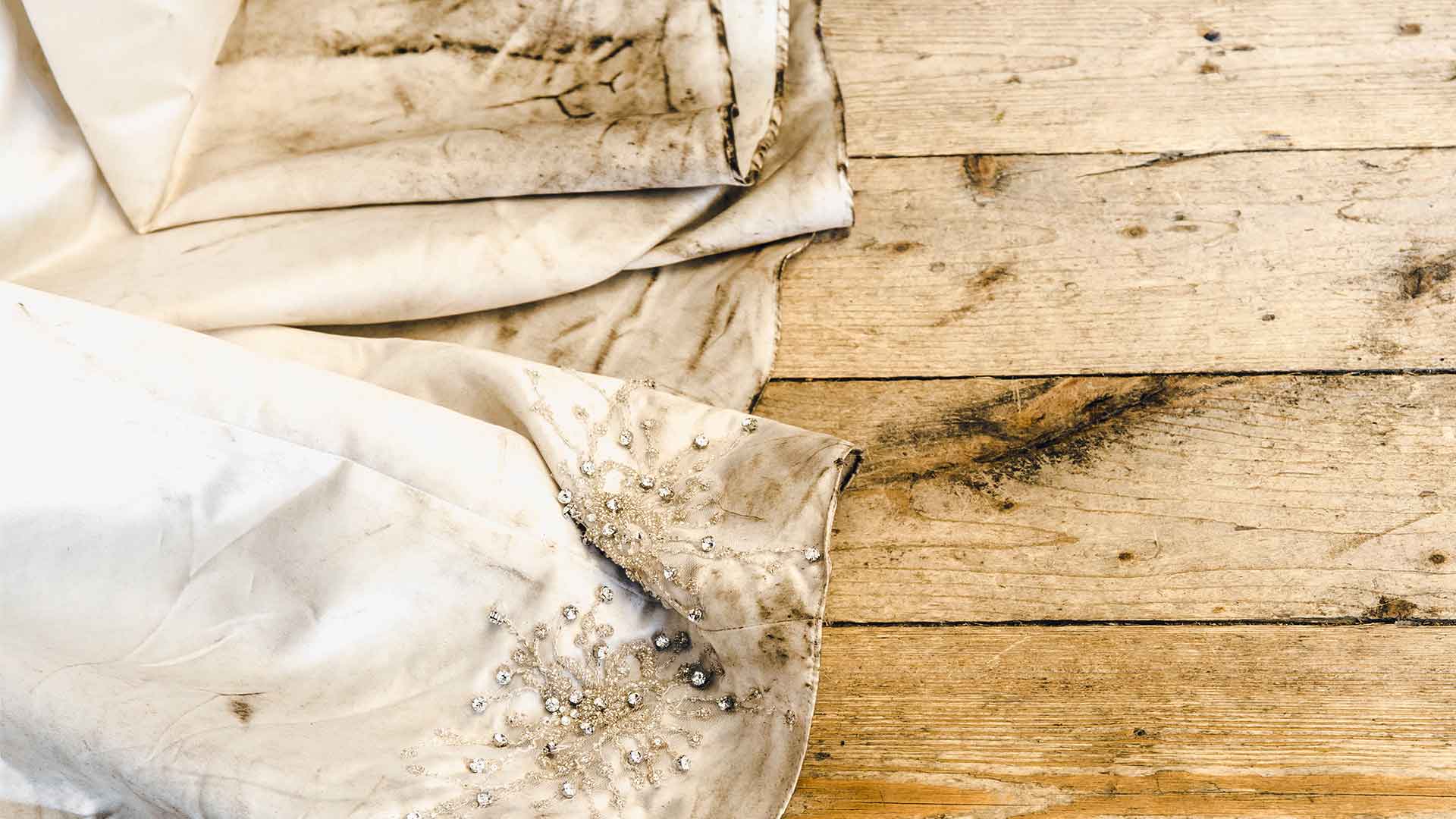 Effective Wedding Dress Stain Removal Techniques for Brides Effective Wedding Dress Stain Removal Techniques for Brides