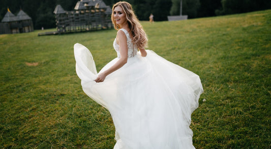 The Must-have Emergency Kit for Wedding Day Dress Mishaps